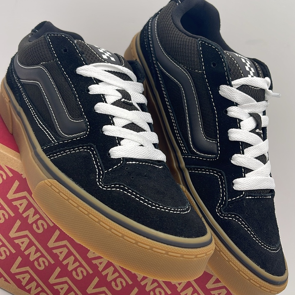 Vans Men’s Caldrone Suede Mesh Black/Gum
VN0A5JM2B9M Sneakers - Picture 7 of 16